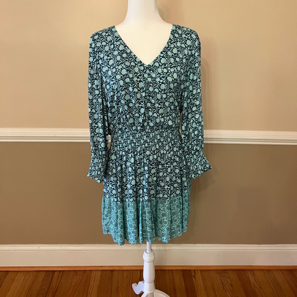 Vineyard Vines NWT Tonal floral smocked dress, Color- Deep Juniper